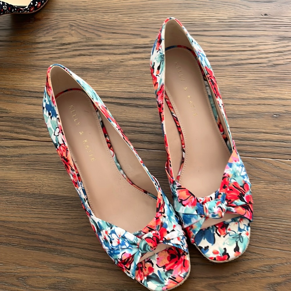 Kelly and Katie wedge sandals. Size 9